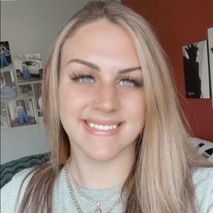 Meet your Posher, Jenna